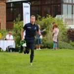 打ったらすぐに走る「スピードゴルフ」